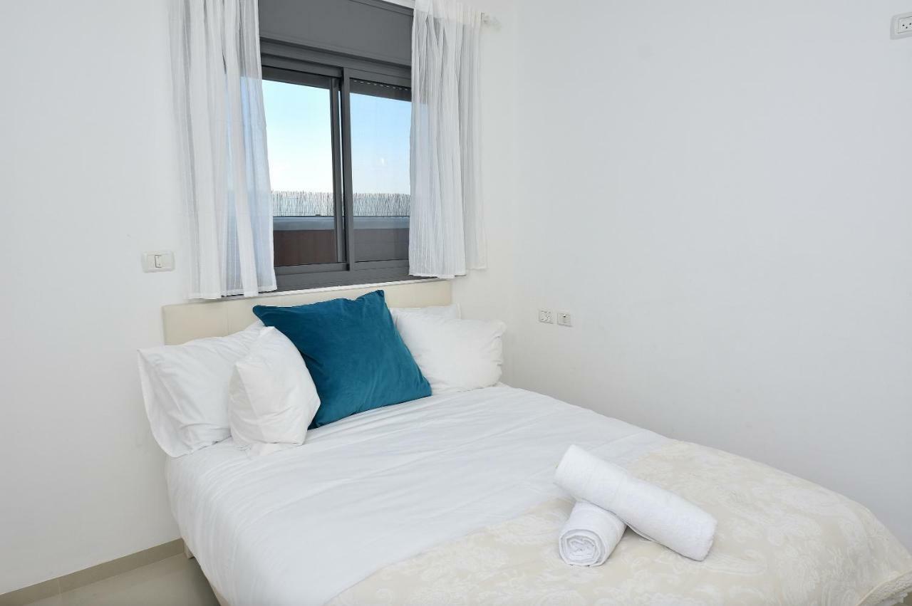 Ariston Luxury Garden Apartment With A Pool ティベリア エクステリア 写真